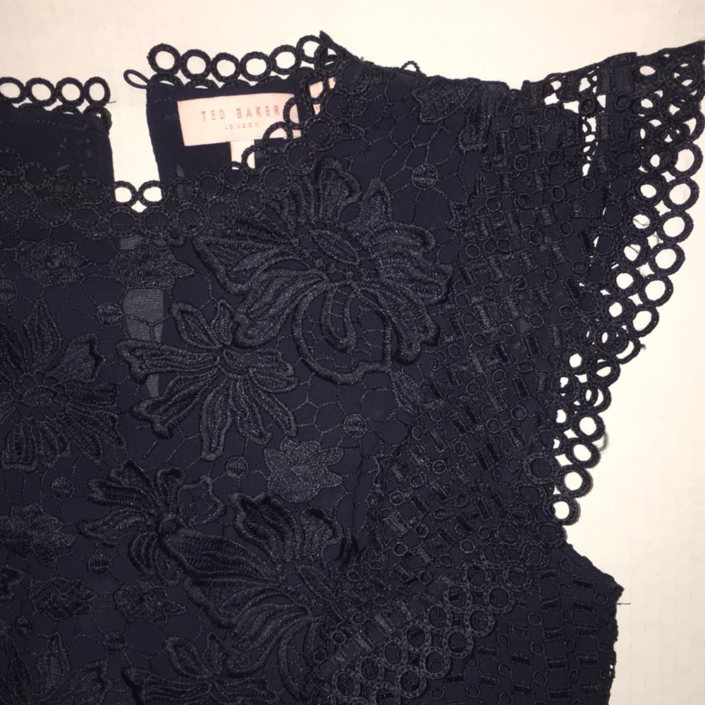 Ted Baker London Dark navy Lace Flutter Sleeve Blouse Size 1 (US XS/S) - Picture 4 of 10